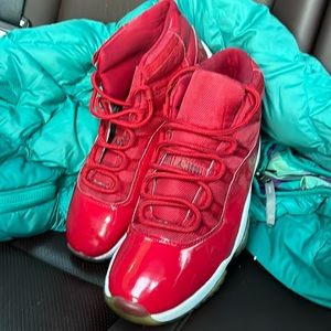 Air Jordan 11 Retro 'Win Like '96'size 8.5 men’s shoes red patent leather